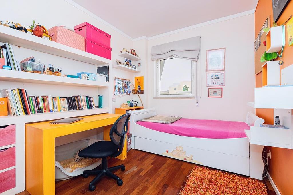 3 bedroom apartment with a swimming pool in gated community