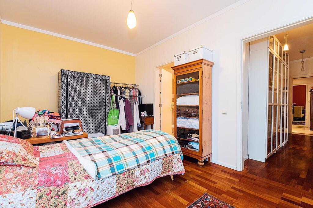 3 bedroom apartment with a swimming pool in gated community