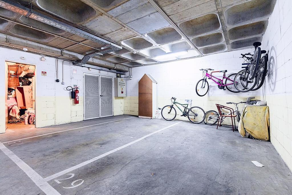 3 bedroom apartment with a swimming pool in gated community