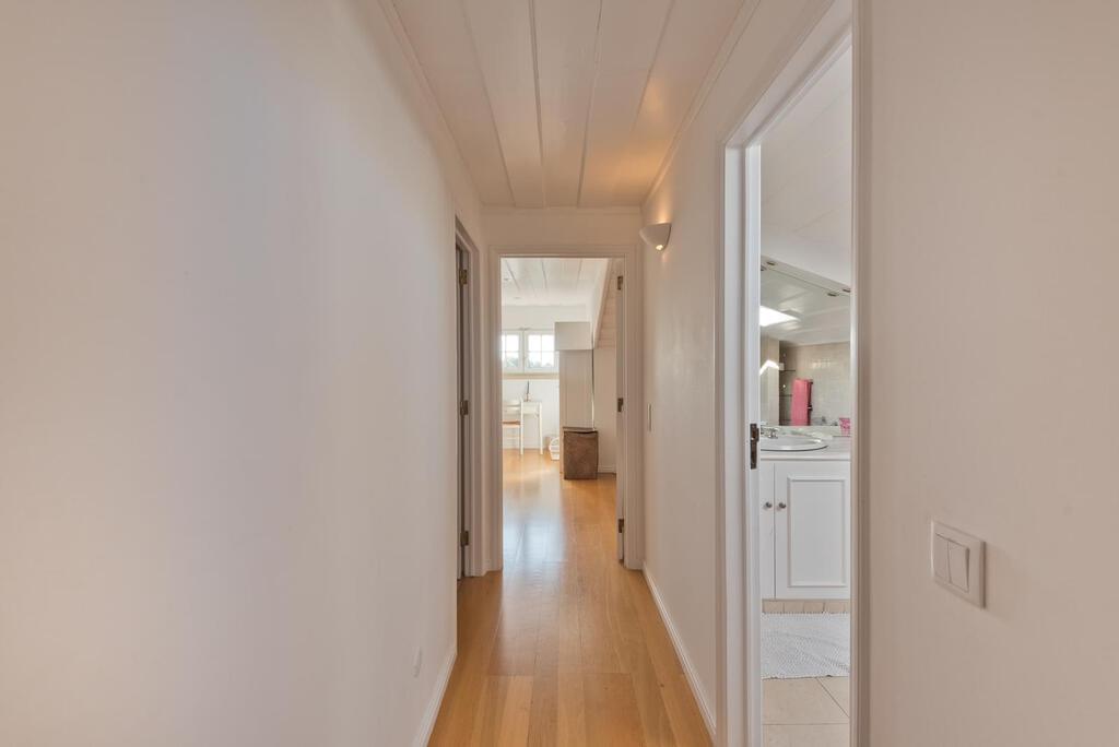 7 bedroom villa with a swimming pool