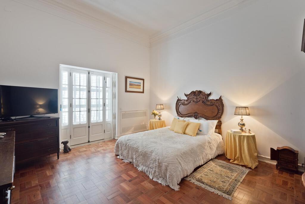 7 bedroom villa with a swimming pool