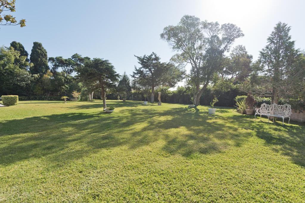 7 bedroom villa with a swimming pool