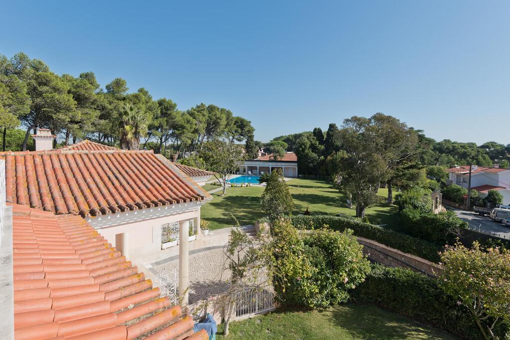 7 bedroom villa with a swimming pool