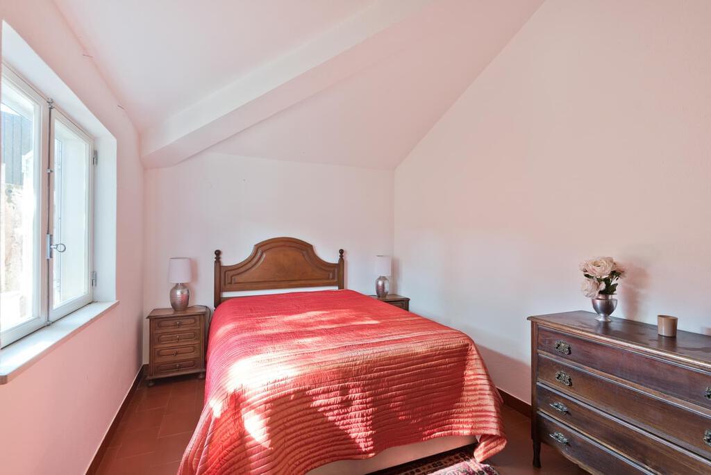 7 bedroom villa with a swimming pool