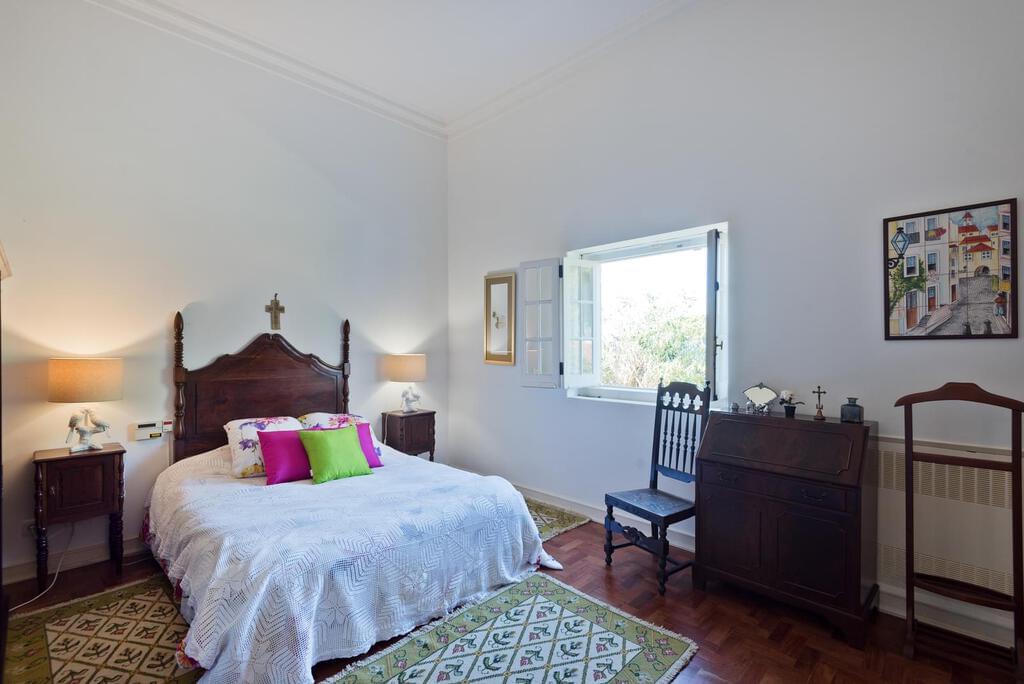 7 bedroom villa with a swimming pool