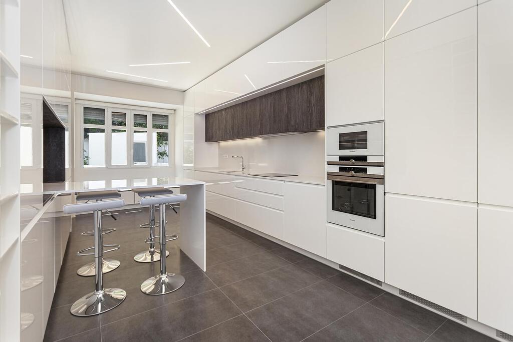 4 bedroom apartment El Corte Inglés