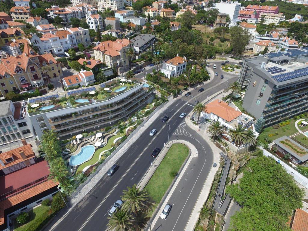 3 bedroom apartment with a swimming pool in gated community