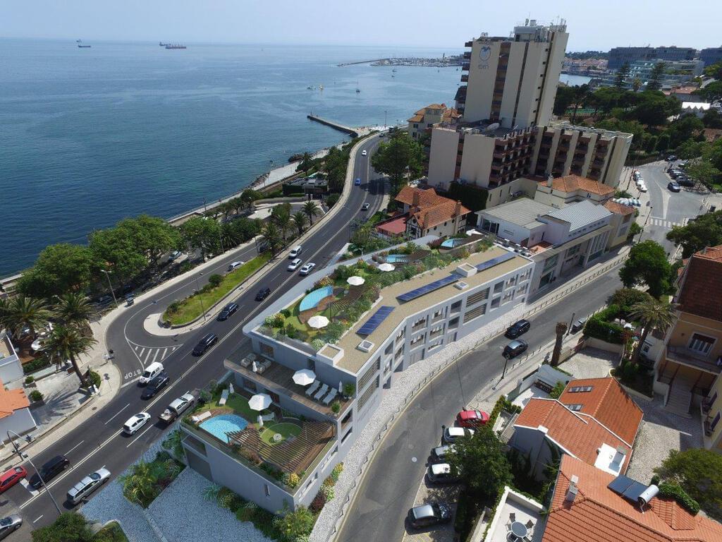 3 bedroom apartment with a swimming pool in gated community