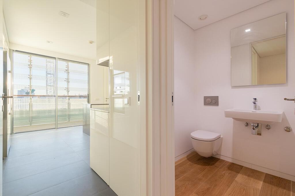 Appartement T5+1 avec parking dans un condominium fermé