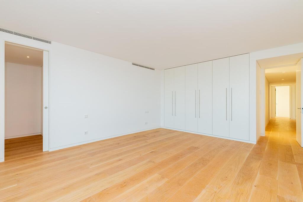 Appartement T5+1 avec parking dans un condominium fermé