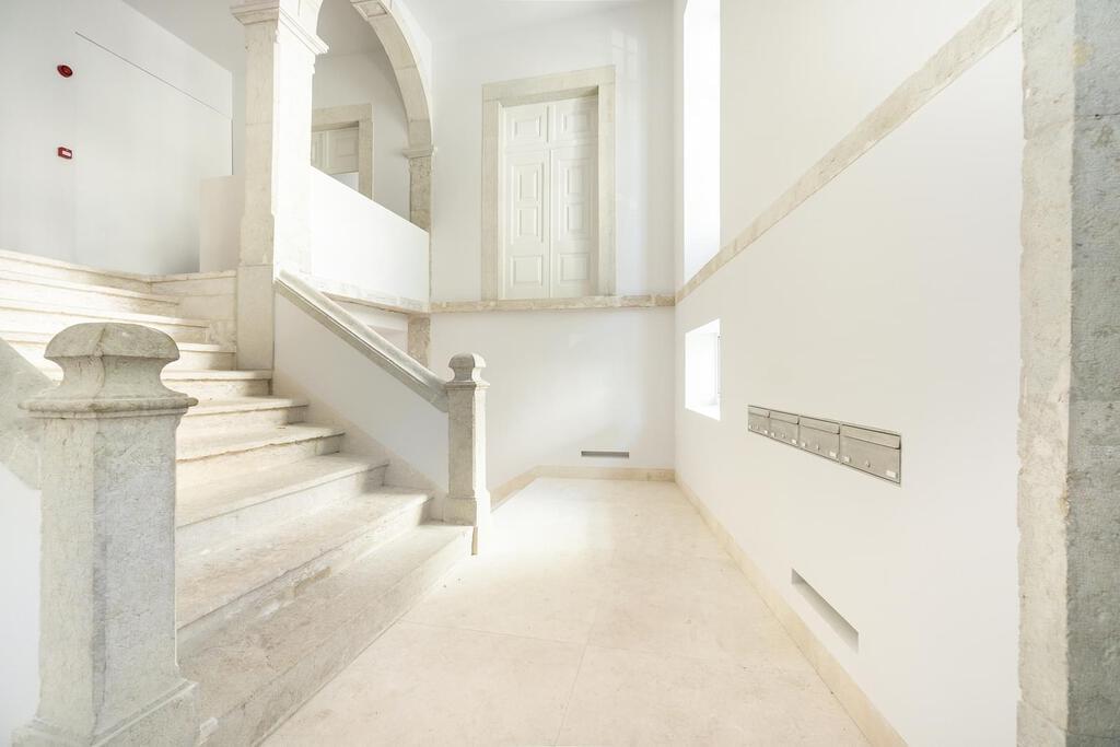 Apartamento T3 com piscina em condomínio fechado