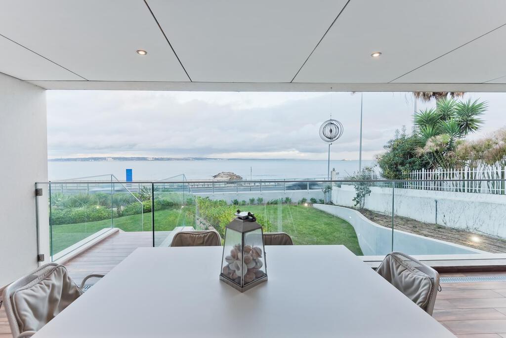 PF19141, Moradia T4 + 1, Oeiras