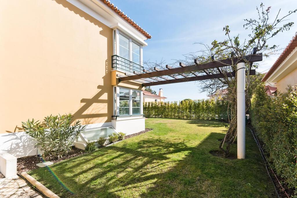 Maison normal T3+3 avec piscine dans un condominium fermé