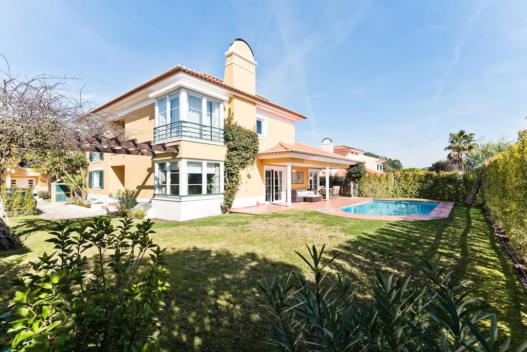 Maison normal T3+3 avec piscine dans un condominium fermé