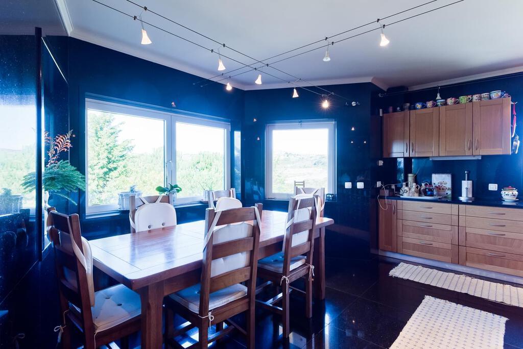 FERME avec maison de luxe et vignoble