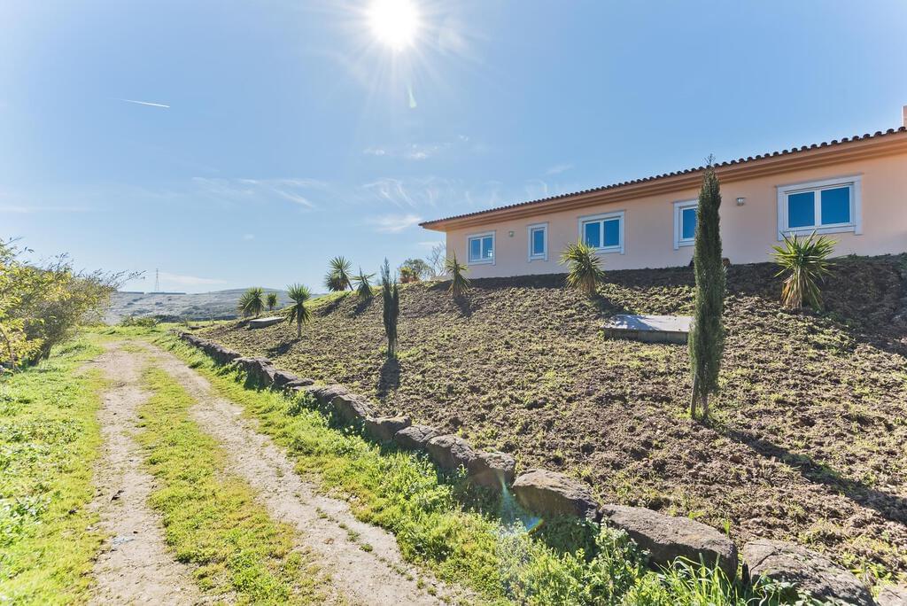FERME avec maison de luxe et vignoble