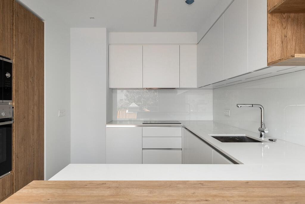 2 bedroom apartment with parking