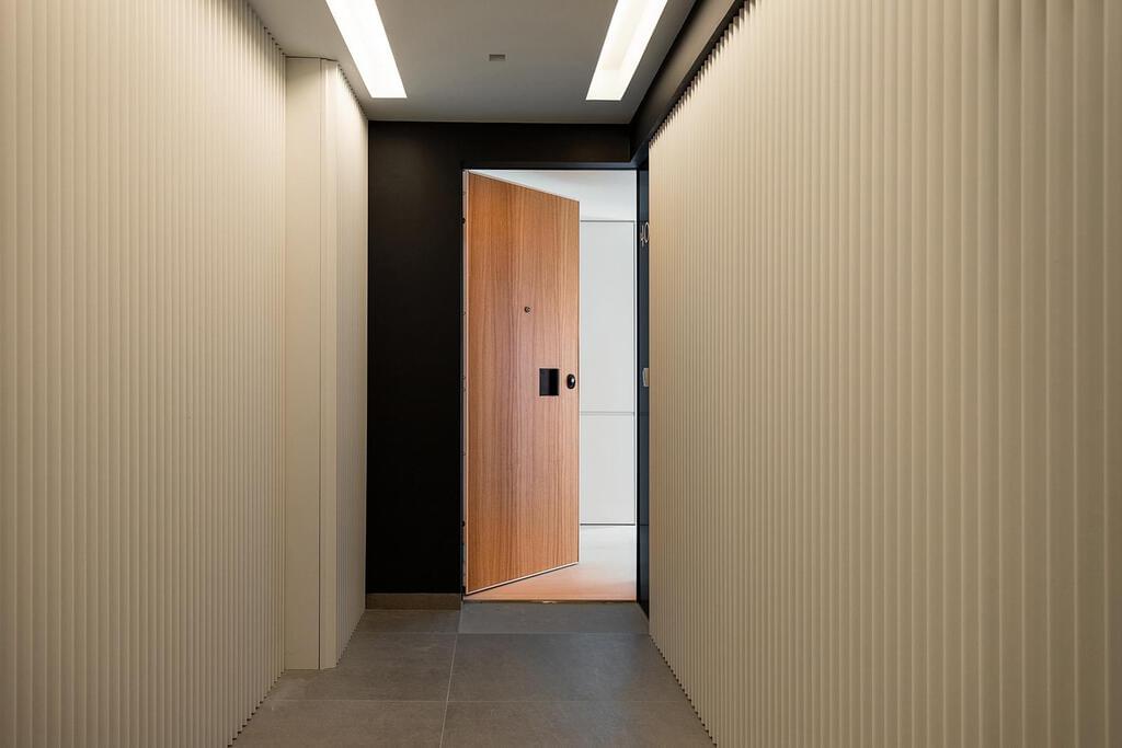 2 bedroom apartment with parking