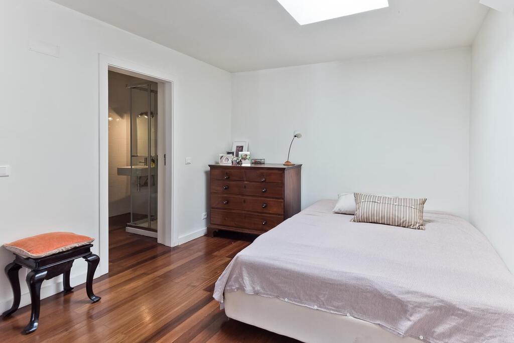 4 bedroom villa with a swimming pool