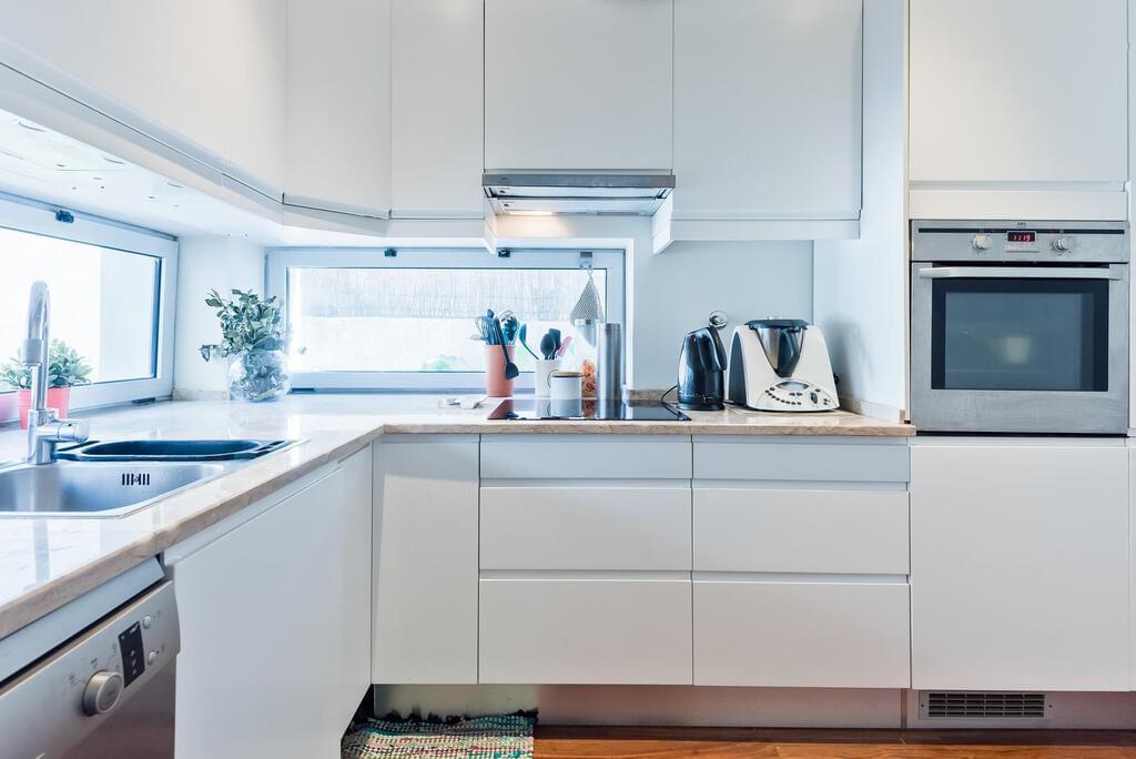 4 bedroom villa with a swimming pool