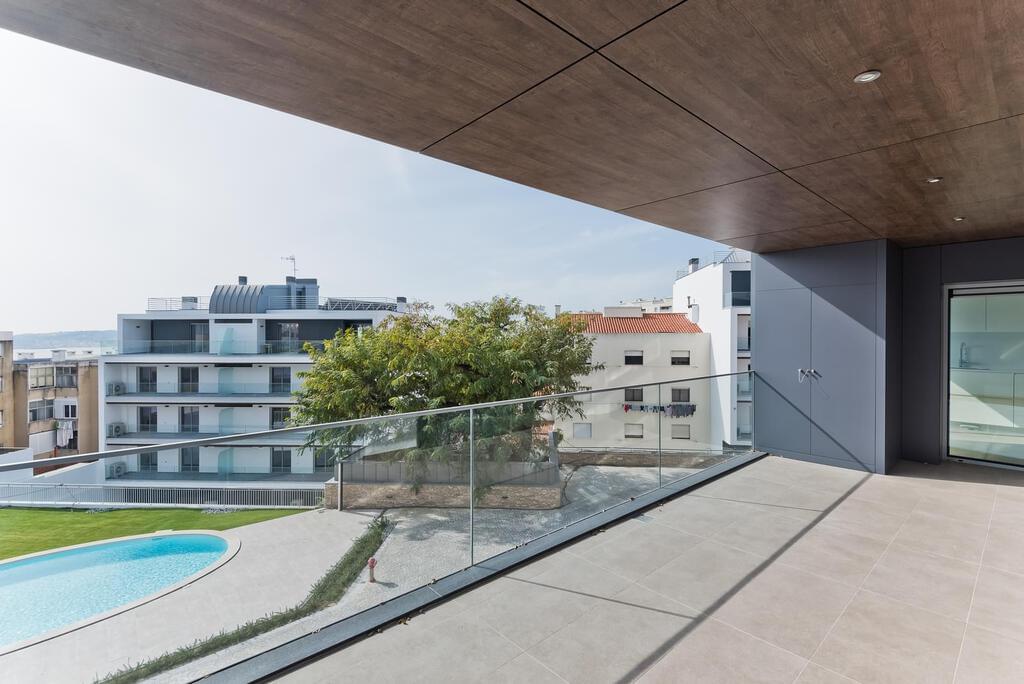 3 bedroom apartment with a swimming pool in gated community