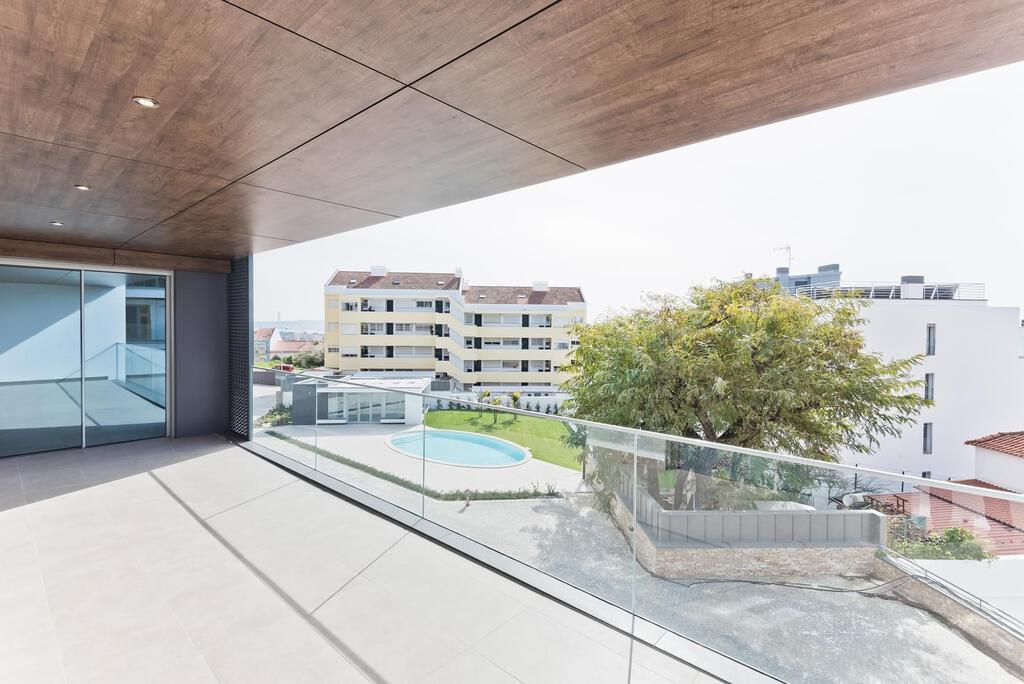 3 bedroom apartment with a swimming pool in gated community