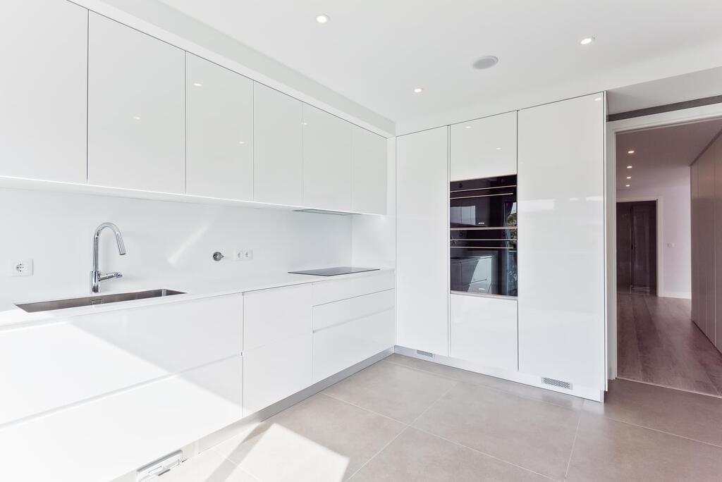 3 bedroom apartment with a swimming pool in gated community