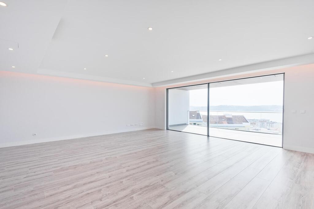 3 bedroom apartment with a swimming pool in gated community