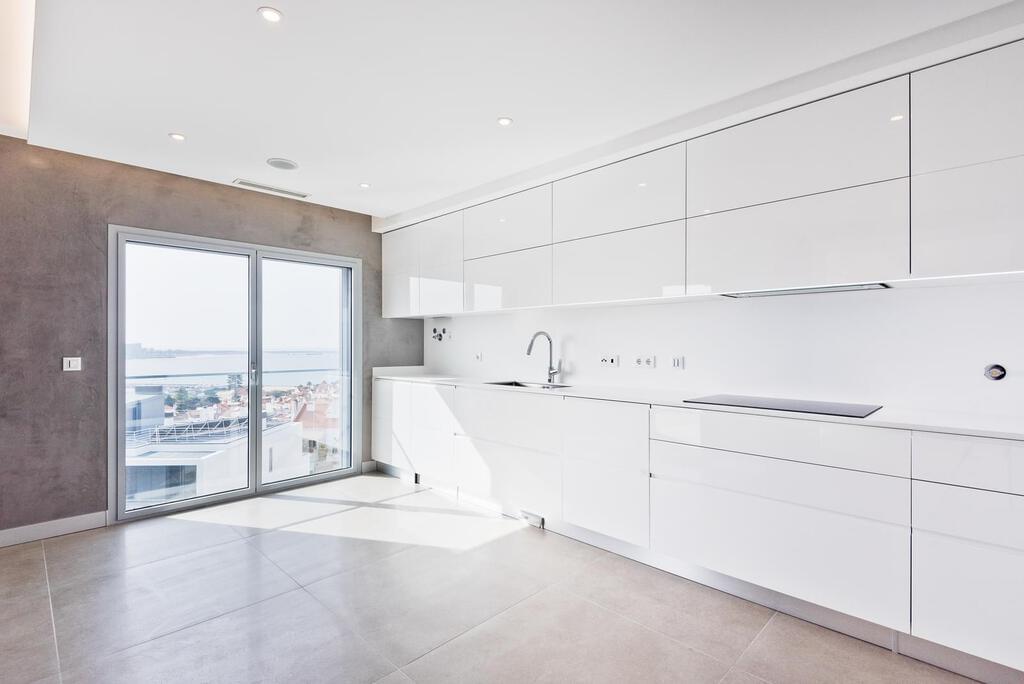 3 bedroom apartment with a swimming pool in gated community