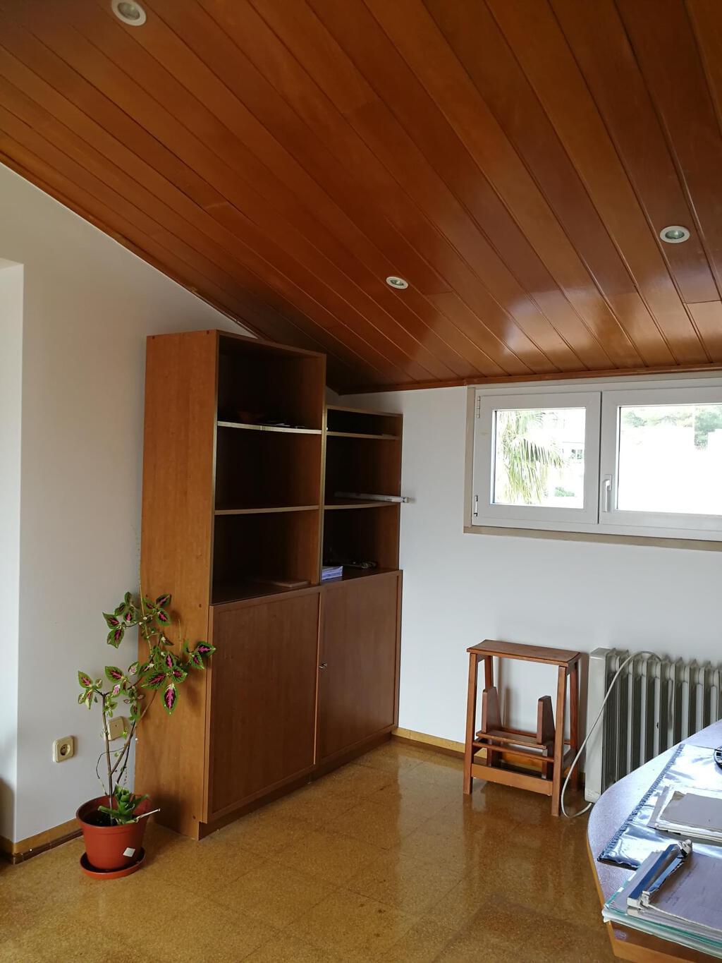 3 bedroom villa with parking