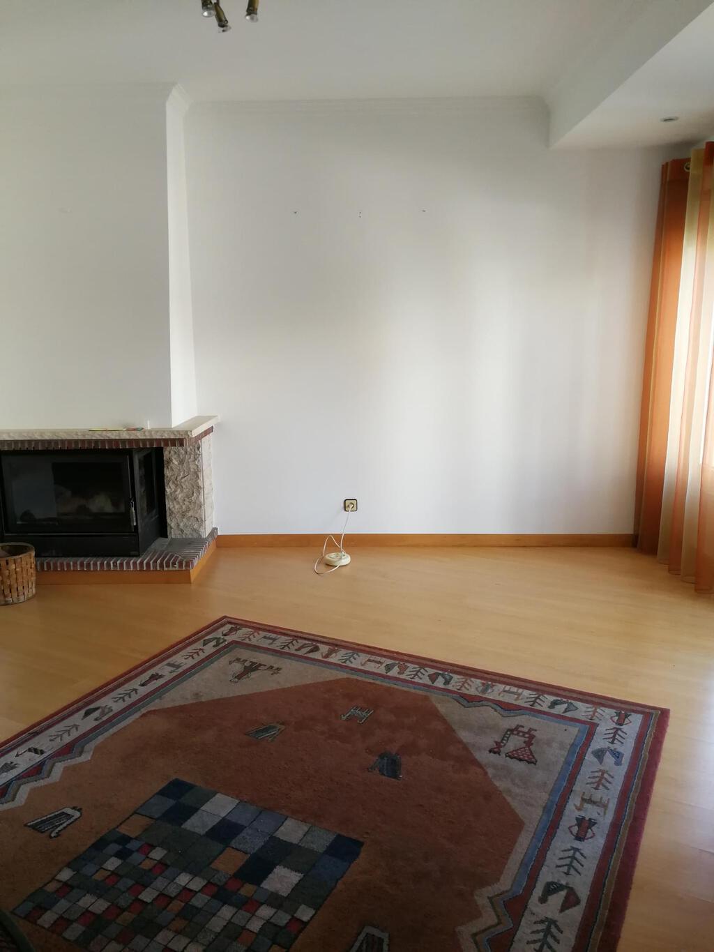 3 bedroom villa with parking