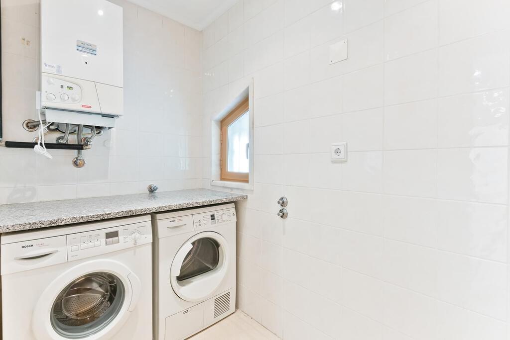 4 bedroom villa with a swimming pool