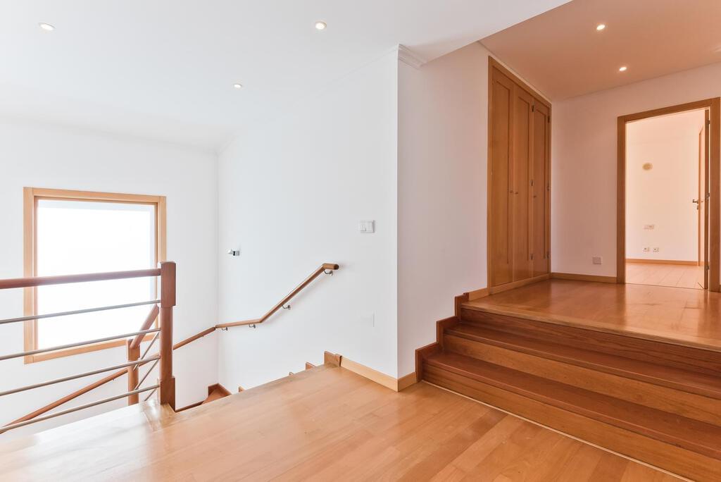 4 bedroom villa with a swimming pool