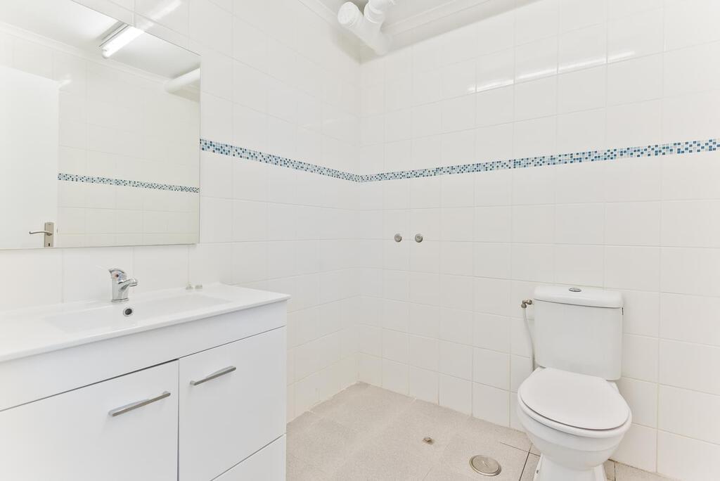 4 bedroom villa with a swimming pool