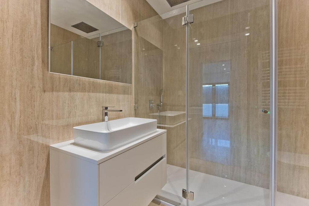 2 bedroom apartment with a swimming pool in gated community