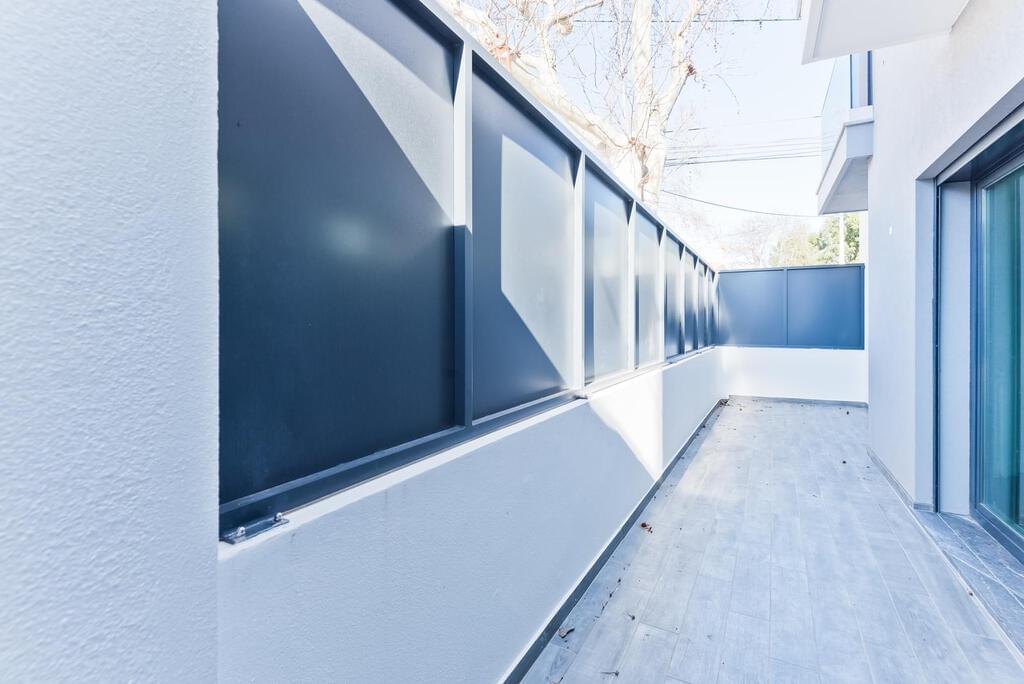 2 bedroom apartment with a swimming pool in gated community