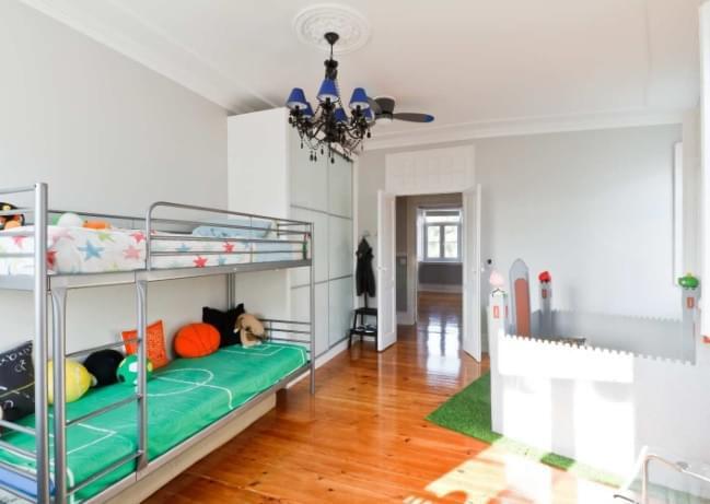 4 bedroom apartment with parking