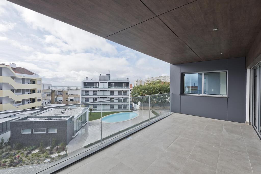 1 bedroom apartment with a swimming pool in gated community