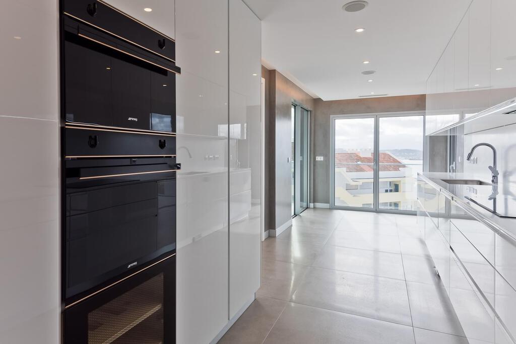 3 bedroom apartment with a swimming pool in gated community