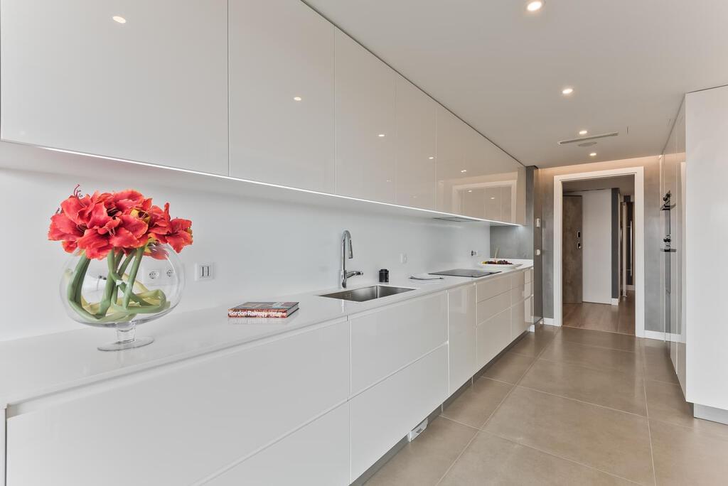 3 bedroom apartment with a swimming pool in gated community