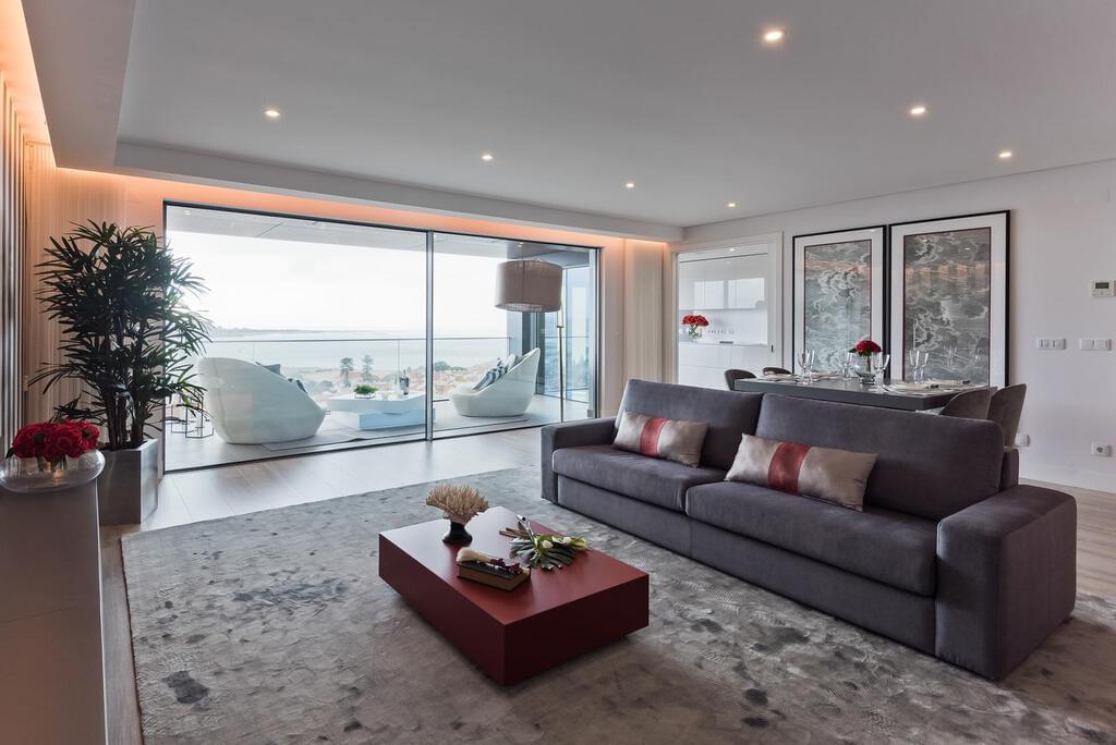 3 bedroom apartment with a swimming pool in gated community