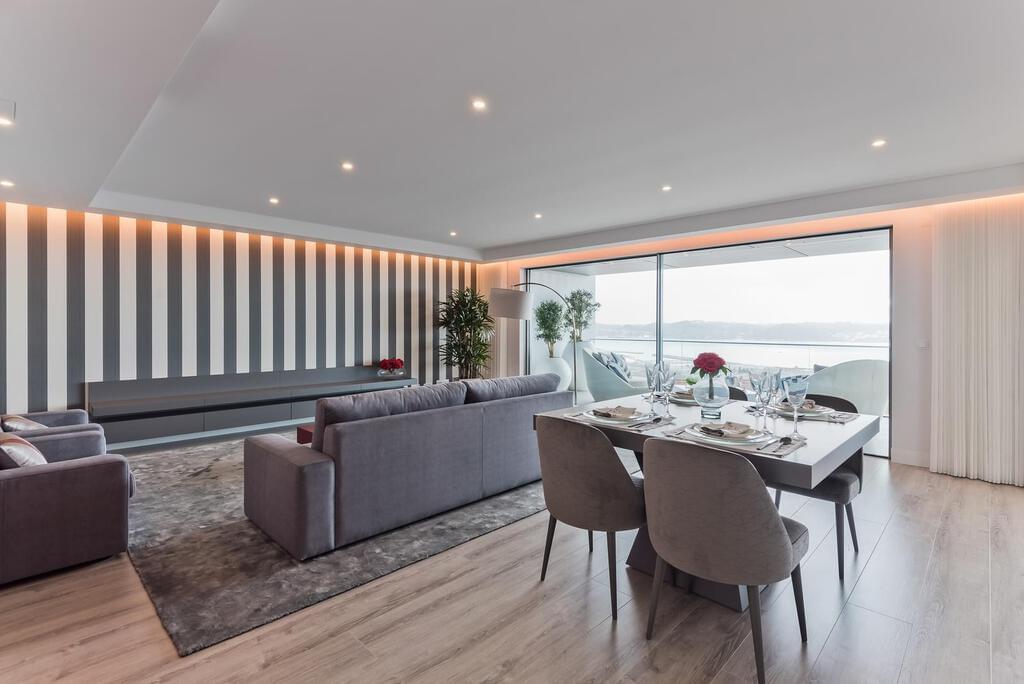 3 bedroom apartment with a swimming pool in gated community