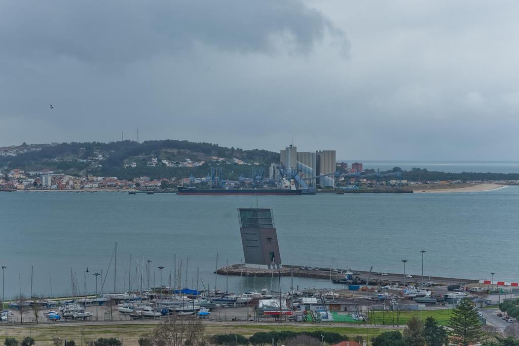 4 bedroom apartment with a swimming pool in gated community