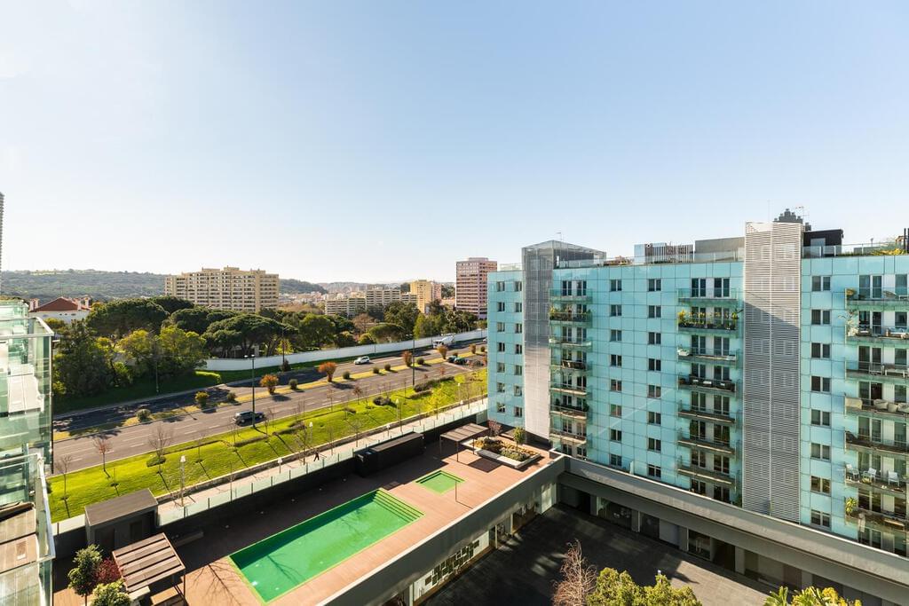 5 bedroom penthouse with a swimming pool in gated community