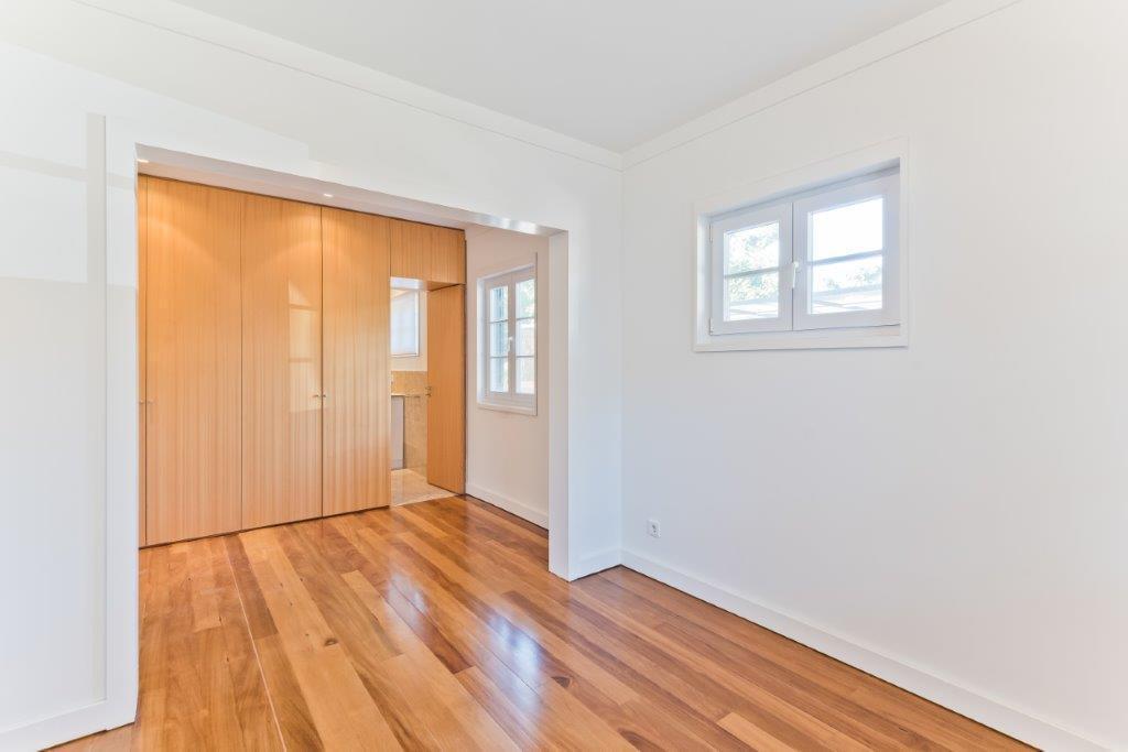 5 bedroom villa with a swimming pool