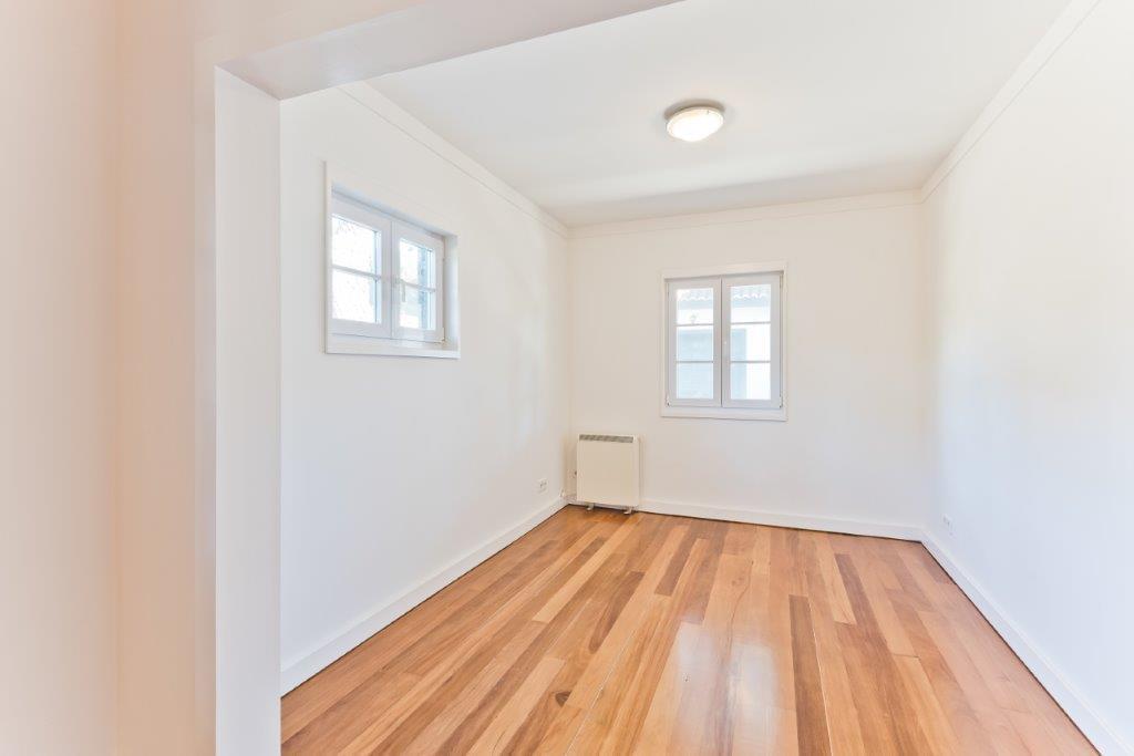 5 bedroom villa with a swimming pool