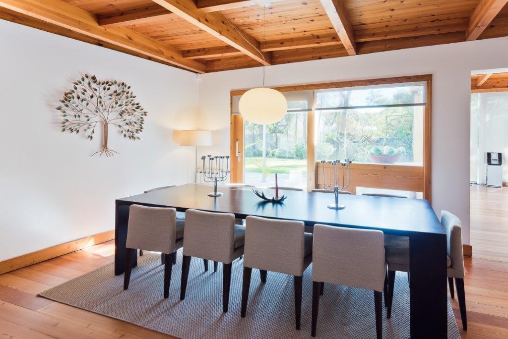 5 bedroom villa with a swimming pool