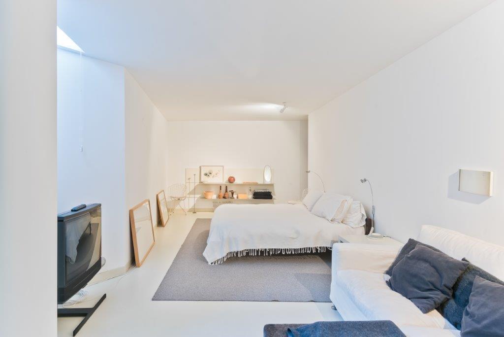 5 bedroom villa with a swimming pool