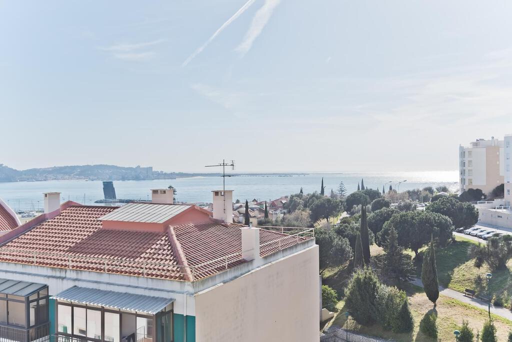 3 bedroom duplex with parking