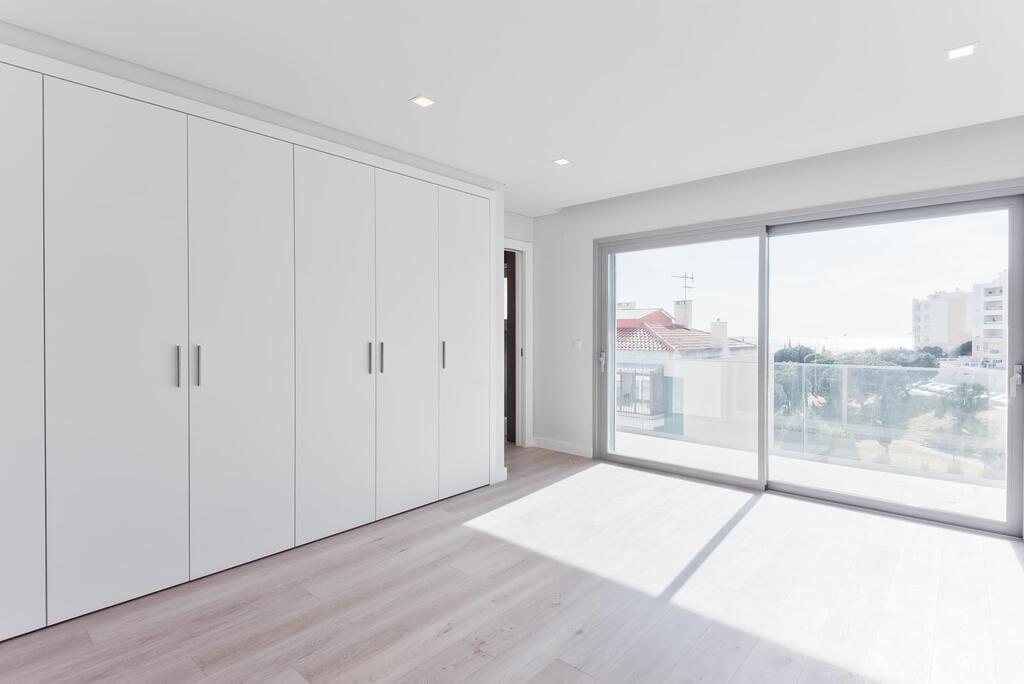 3 bedroom duplex with parking